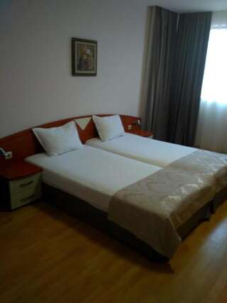 Отель Отель Филипополис Пловдив Двухместный номер с 1 кроватью или 2 отдельными кроватями-12