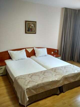 Отель Отель Филипополис Пловдив Двухместный номер с 1 кроватью или 2 отдельными кроватями-24